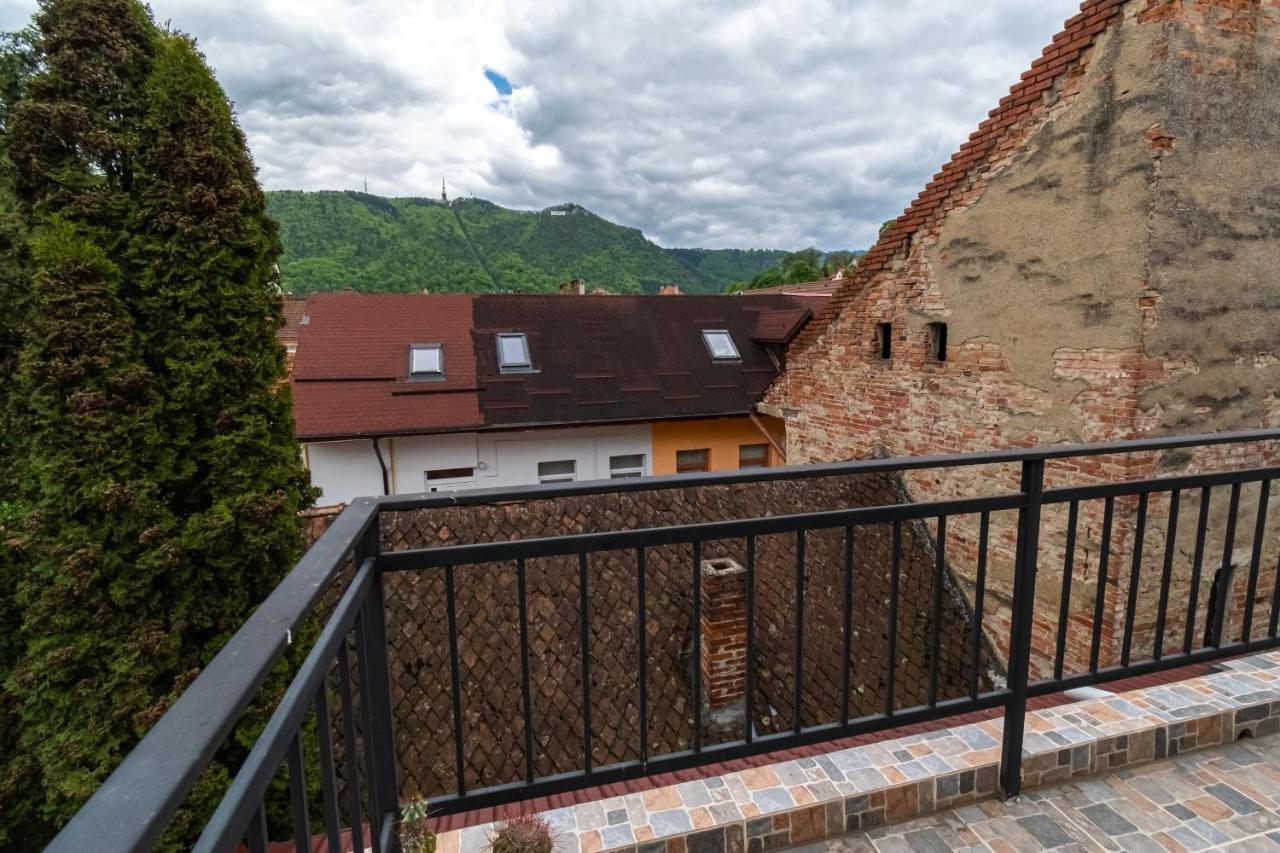 Residence 48 Beautiful Building Within Moments From The Old Town Of Brașov Exterior foto