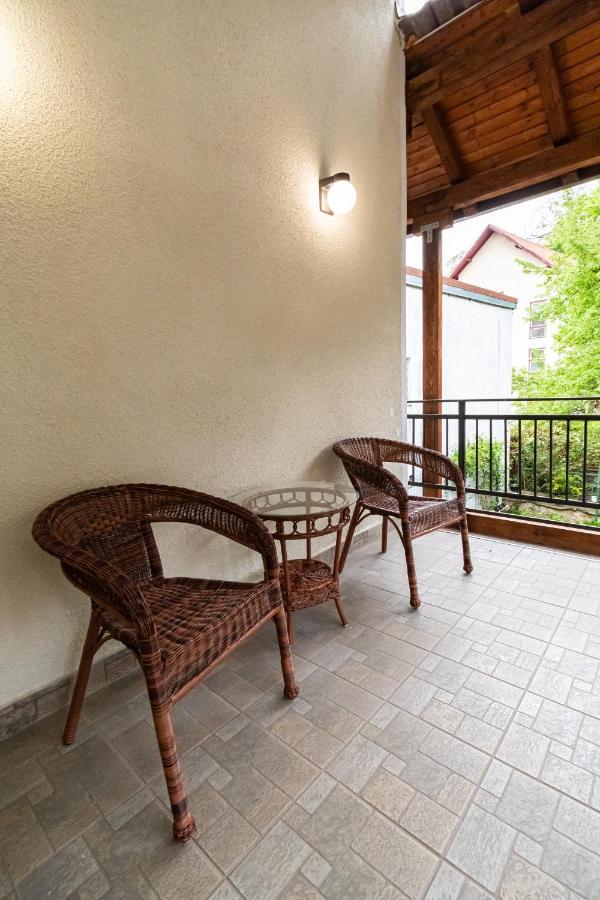Residence 48 Beautiful Building Within Moments From The Old Town Of Brașov Exterior foto