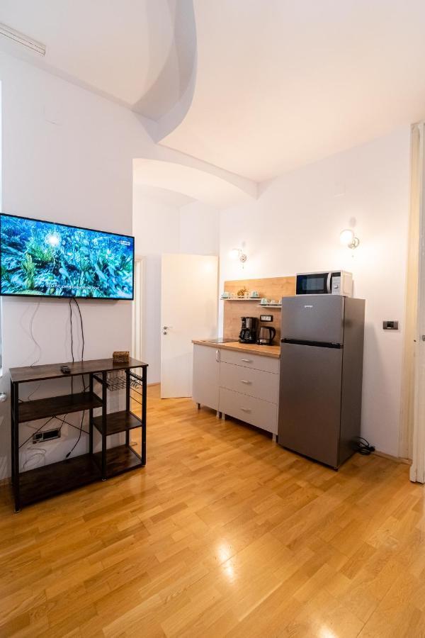 Residence 48 Beautiful Building Within Moments From The Old Town Of Brașov Exterior foto