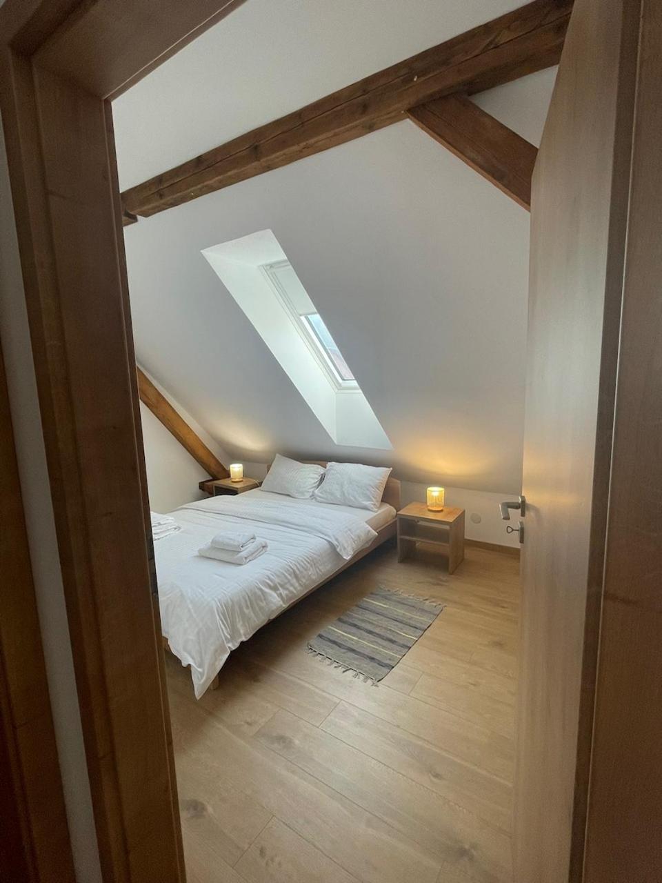 Residence 48 Beautiful Building Within Moments From The Old Town Of Brașov Exterior foto