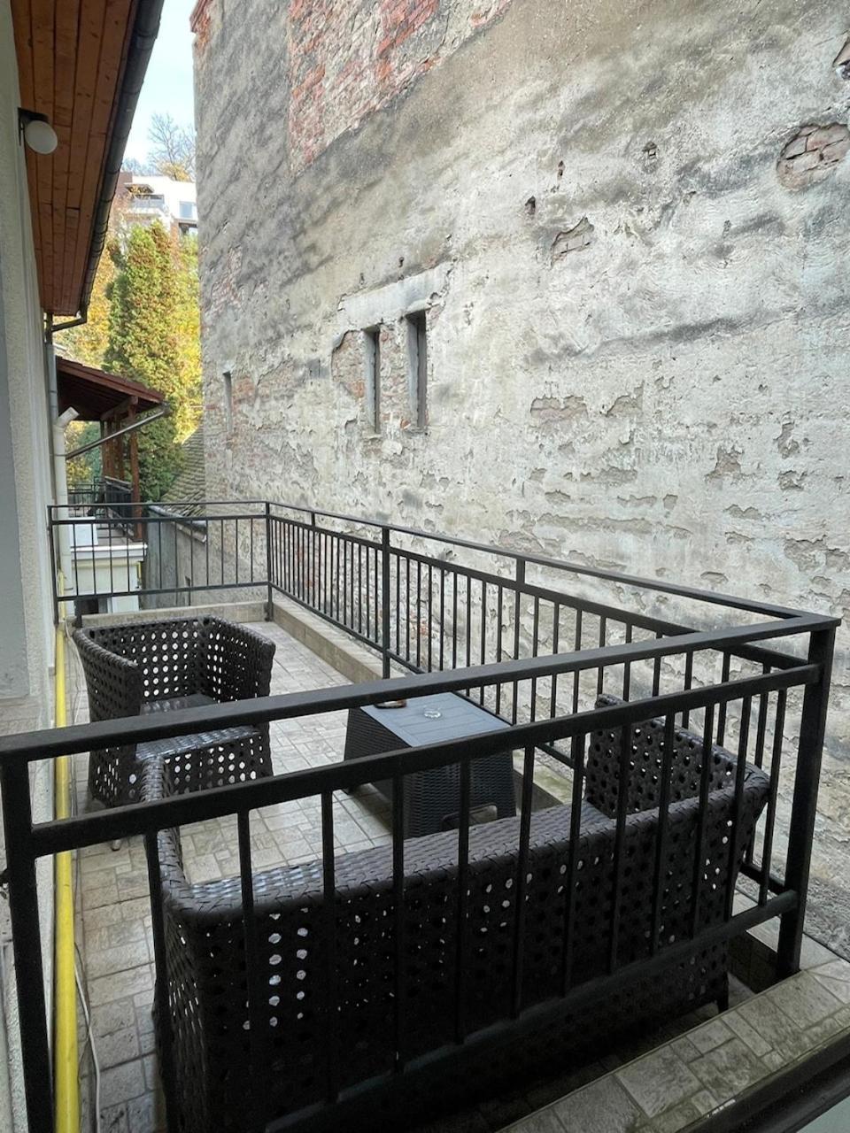 Residence 48 Beautiful Building Within Moments From The Old Town Of Brașov Exterior foto